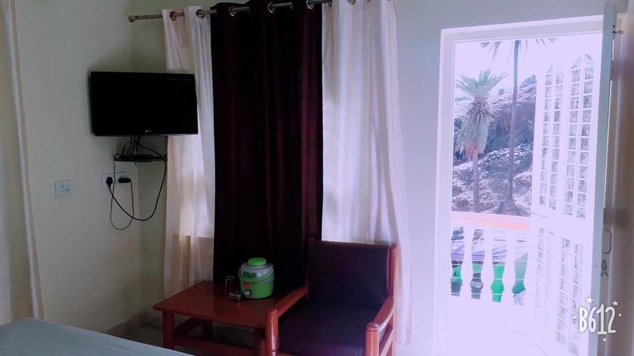 Paradise Hotel For Couples Mount Âbû Extérieur photo