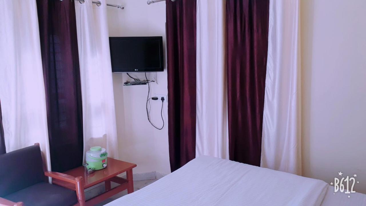 Paradise Hotel For Couples Mount Âbû Extérieur photo