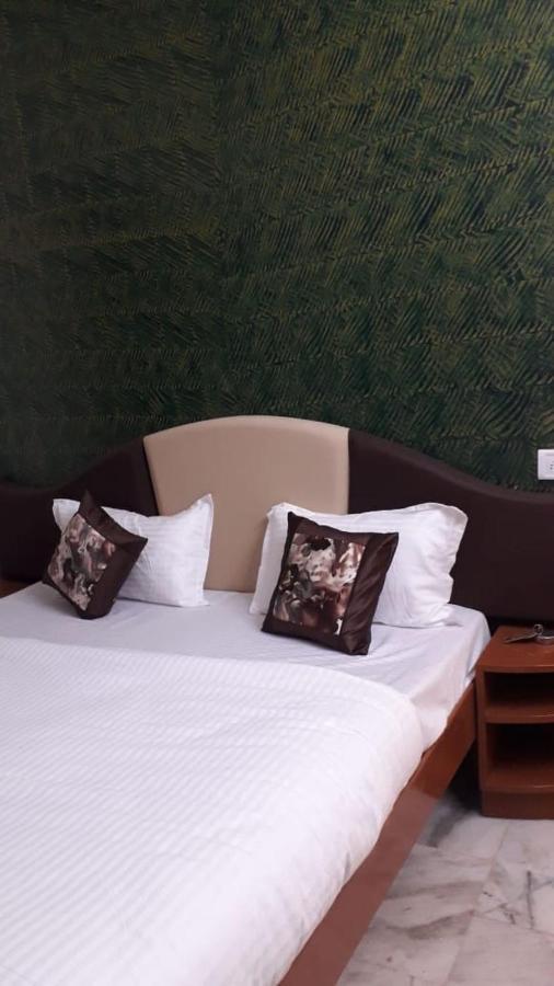 Paradise Hotel For Couples Mount Âbû Extérieur photo