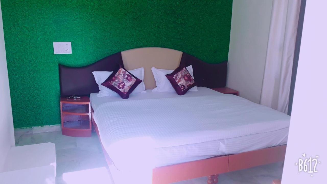 Paradise Hotel For Couples Mount Âbû Extérieur photo