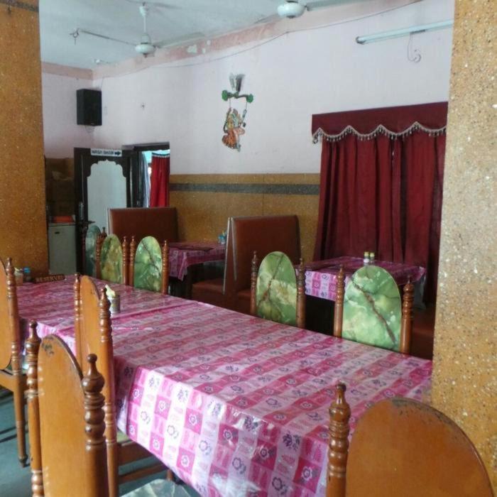Paradise Hotel For Couples Mount Âbû Extérieur photo